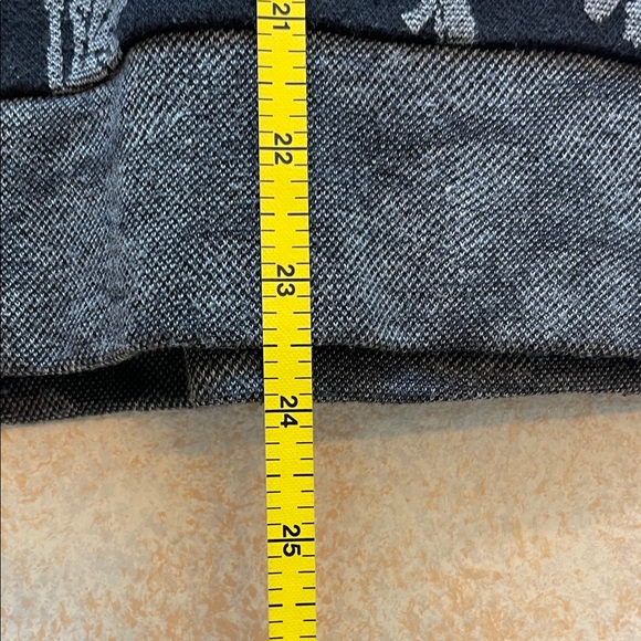 Old Navy Black and Grey Floral Women's Sweater - Picture 5 of 5